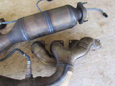 BMW Exhaust Manifolds with Catalytic Convertors 4.8L V8 (Includes Left and Right) 18407575126 550i 650i 750i3